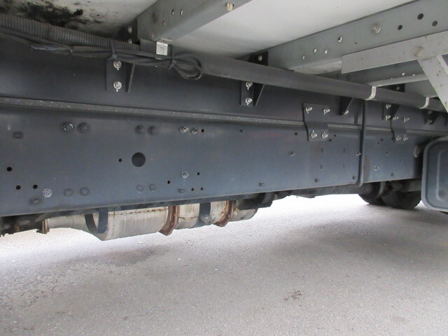 三菱ふそうファイターアルミウイング中型（4t）[写真07]