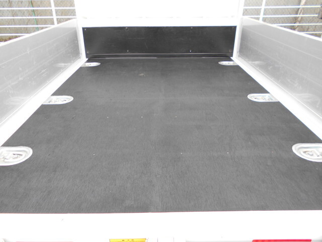 三菱ふそうキャンター平ボディ小型（2t・3t）[写真10]