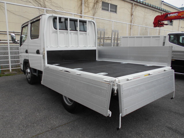 三菱ふそうキャンター平ボディ小型（2t・3t）[写真11]