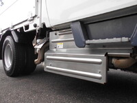 三菱ふそうキャンター平ボディ小型（2t・3t）[写真17]