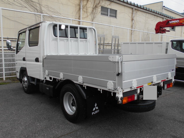 三菱ふそうキャンター平ボディ小型（2t・3t）[写真02]