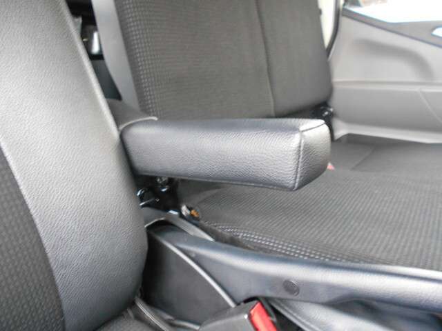 三菱ふそうキャンター平ボディ小型（2t・3t）[写真36]