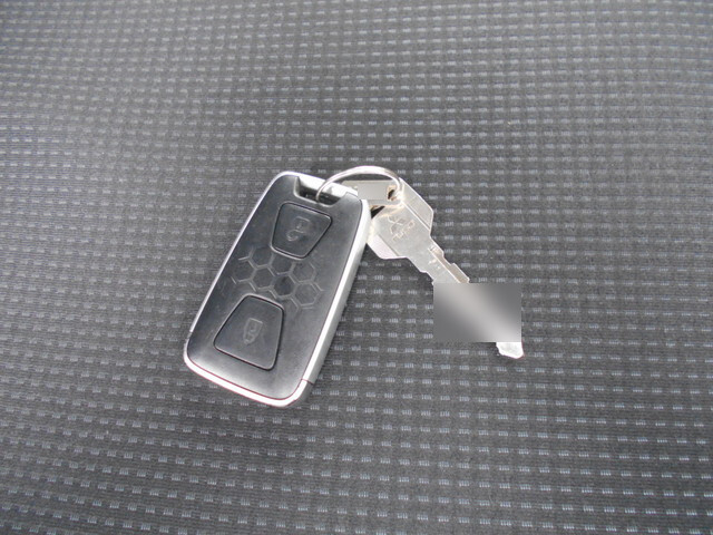 三菱ふそうキャンター平ボディ小型（2t・3t）[写真38]