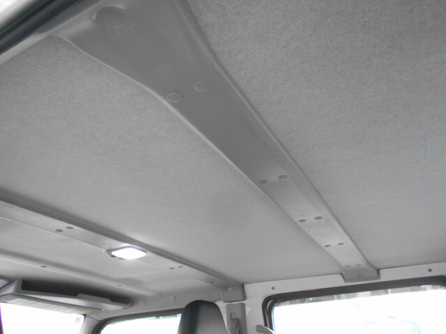 三菱ふそうキャンター平ボディ小型（2t・3t）[写真40]