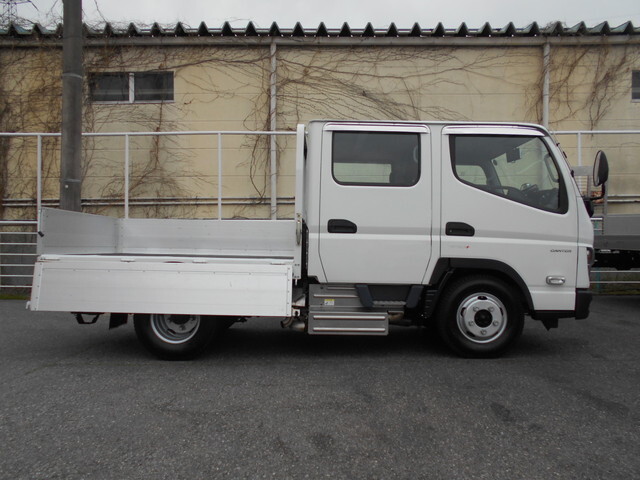 三菱ふそうキャンター平ボディ小型（2t・3t）[写真07]