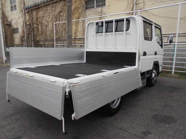 三菱ふそうキャンター平ボディ小型（2t・3t）[写真09]