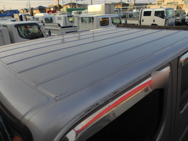 三菱ふそうキャンター平ボディ小型（2t・3t）[写真14]