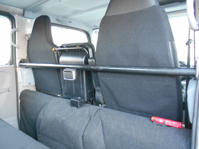 三菱ふそうキャンター平ボディ小型（2t・3t）[写真23]