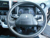 三菱ふそうキャンター平ボディ小型（2t・3t）[写真33]