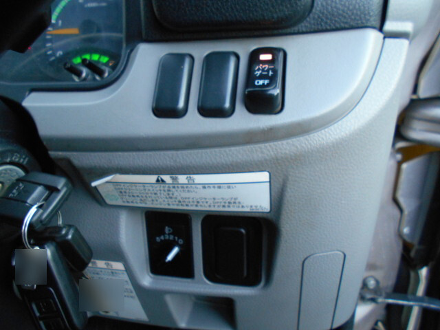 三菱ふそうキャンター平ボディ小型（2t・3t）[写真37]