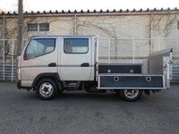 三菱ふそうキャンター平ボディ小型（2t・3t）[写真06]