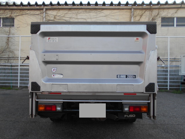 三菱ふそうキャンター平ボディ小型（2t・3t）[写真08]