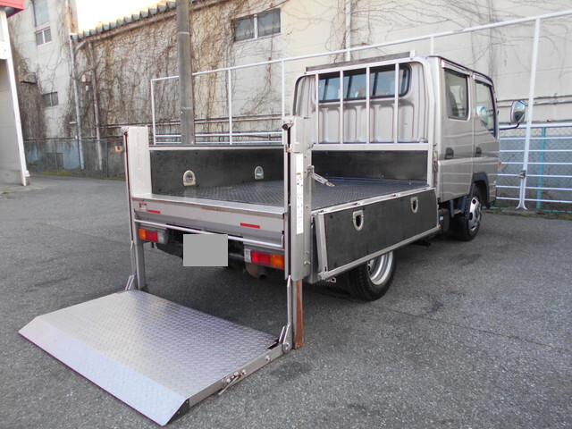 三菱ふそうキャンター平ボディ小型（2t・3t）[写真09]