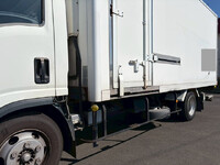 いすゞエルフ冷凍車（冷蔵車）小型（2t・3t）[写真25]