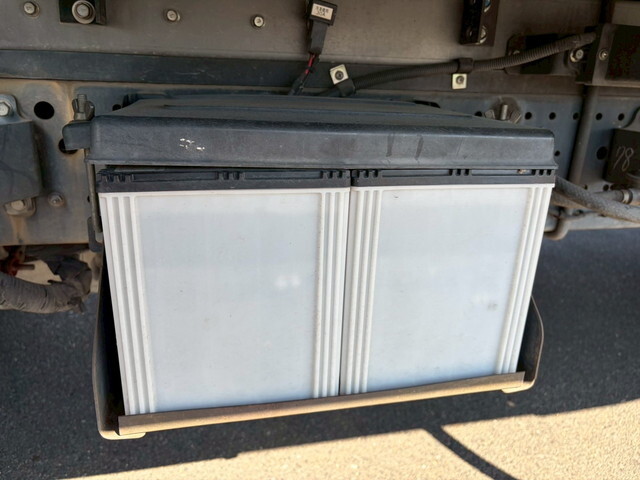 いすゞエルフ冷凍車（冷蔵車）小型（2t・3t）[写真26]