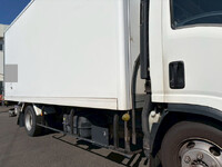 いすゞエルフ冷凍車（冷蔵車）小型（2t・3t）[写真33]