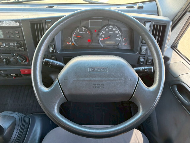 いすゞエルフ冷凍車（冷蔵車）小型（2t・3t）[写真38]