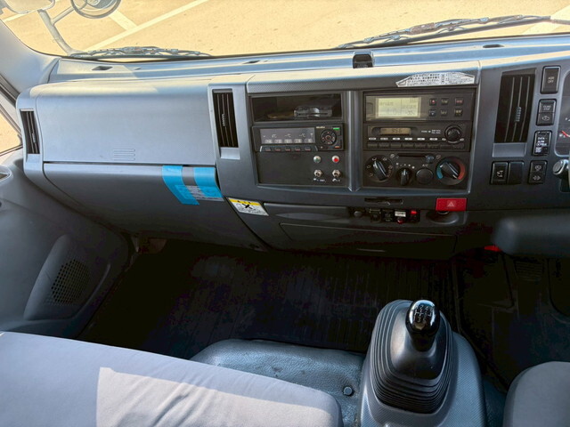 いすゞエルフ冷凍車（冷蔵車）小型（2t・3t）[写真39]