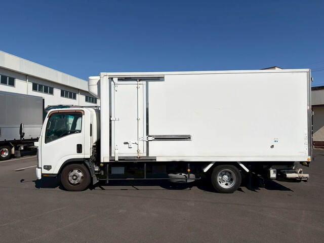 いすゞエルフ冷凍車（冷蔵車）小型（2t・3t）[写真06]