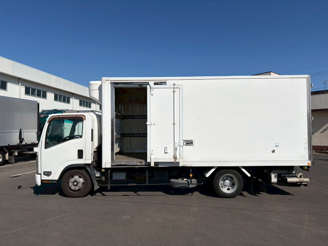 いすゞエルフ冷凍車（冷蔵車）小型（2t・3t）[写真07]