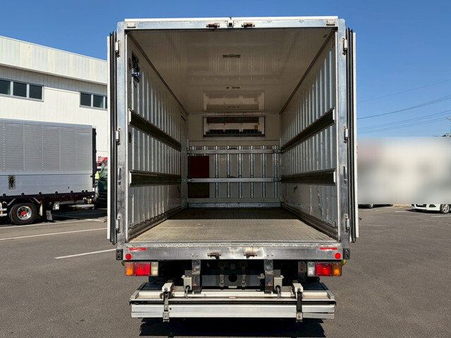 いすゞエルフ冷凍車（冷蔵車）小型（2t・3t）[写真09]