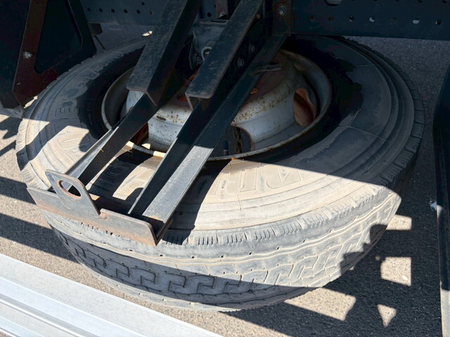 いすゞフォワードアルミウイング中型（4t）[写真23]