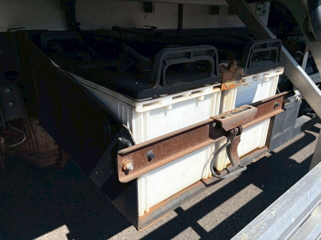 いすゞフォワードアルミウイング中型（4t）[写真31]