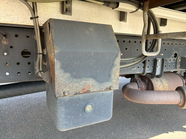 いすゞフォワードアルミウイング中型（4t）[写真32]