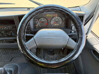 いすゞフォワードアルミウイング中型（4t）[写真40]