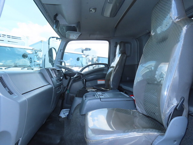 いすゞフォワードアルミウイング中型（4t）[写真21]