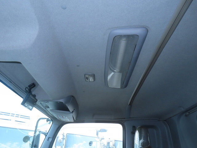 いすゞフォワードアルミウイング中型（4t）[写真23]