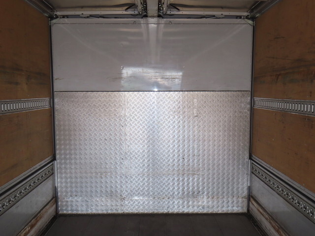 いすゞフォワードアルミウイング中型（4t）[写真30]