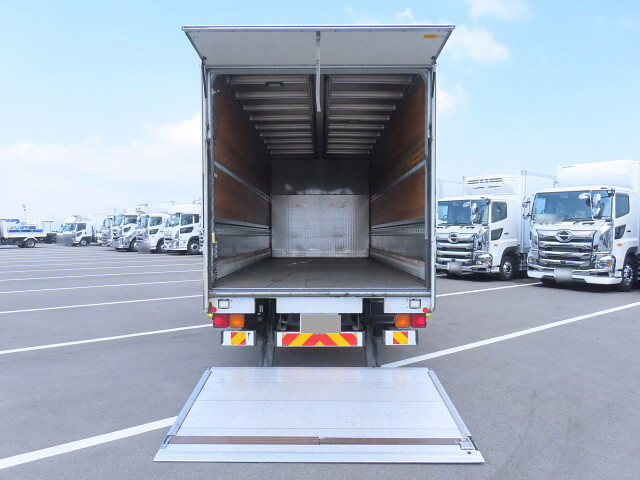 いすゞフォワードアルミウイング中型（4t）[写真09]