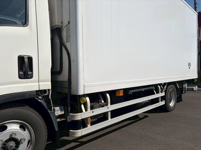 いすゞエルフ冷凍車（冷蔵車）小型（2t・3t）[写真10]