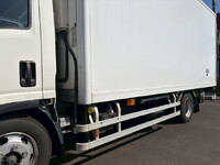 いすゞエルフ冷凍車（冷蔵車）小型（2t・3t）[写真11]