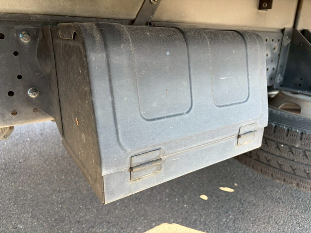 いすゞエルフ冷凍車（冷蔵車）小型（2t・3t）[写真23]