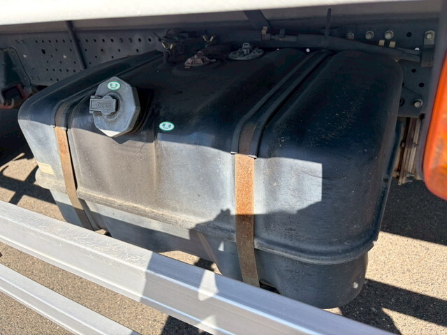 いすゞエルフ冷凍車（冷蔵車）小型（2t・3t）[写真29]