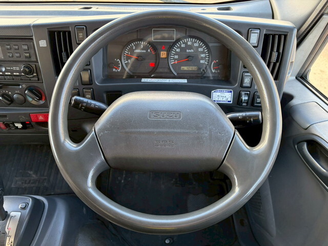 いすゞエルフ冷凍車（冷蔵車）小型（2t・3t）[写真37]