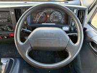 いすゞエルフ冷凍車（冷蔵車）小型（2t・3t）[写真38]