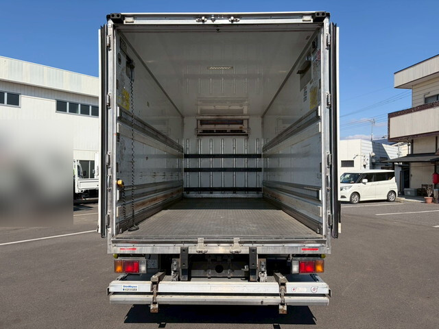 いすゞエルフ冷凍車（冷蔵車）小型（2t・3t）[写真04]