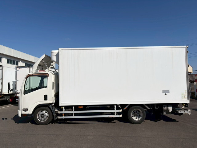 いすゞエルフ冷凍車（冷蔵車）小型（2t・3t）[写真08]