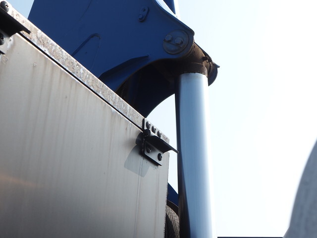 いすゞフォワードクレーン6段増トン（6t・8t）[写真10]