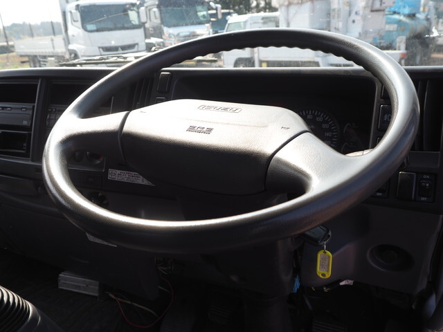 いすゞフォワードクレーン6段増トン（6t・8t）[写真37]