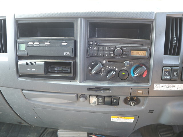 いすゞフォワードクレーン6段増トン（6t・8t）[写真38]