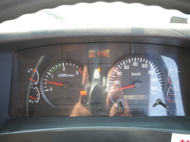 いすゞフォワードクレーン6段増トン（6t・8t）[写真40]