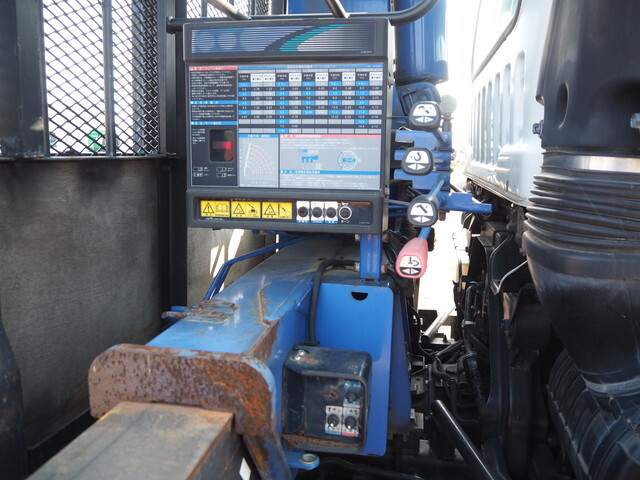 いすゞフォワードクレーン6段増トン（6t・8t）[写真08]