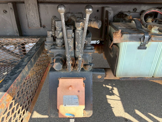 日野レンジャーセーフティクレーン4段増トン（6t・8t）[写真30]