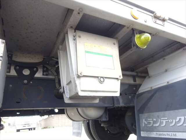 いすゞフォワードアルミウイング中型（4t）[写真10]