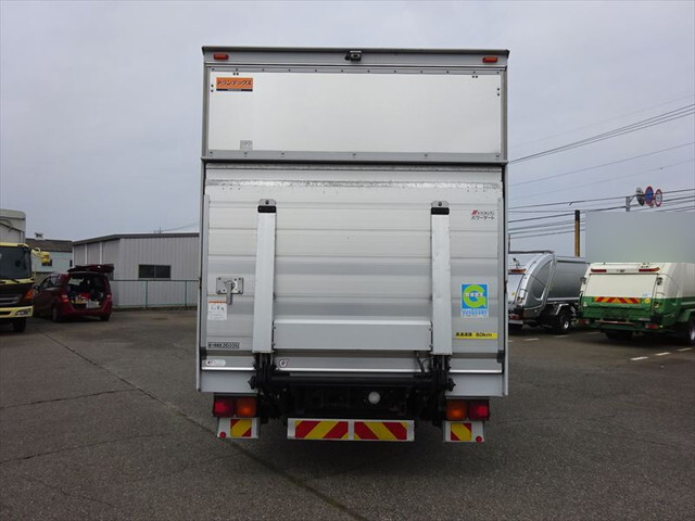 いすゞフォワードアルミウイング中型（4t）[写真12]