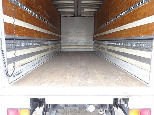 いすゞフォワードアルミウイング中型（4t）[写真16]